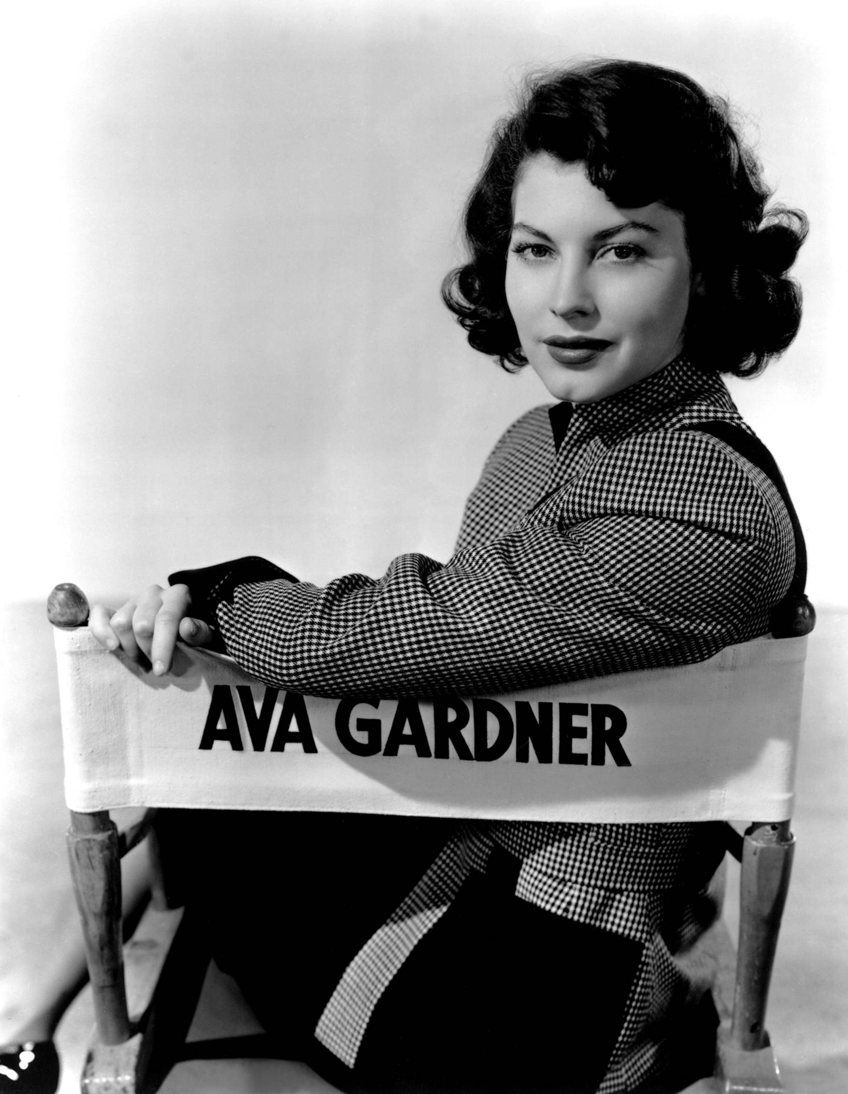 Ava Gardner, Hintergrund, Kino, Star, Glanz, 3260x4200 4K Handy