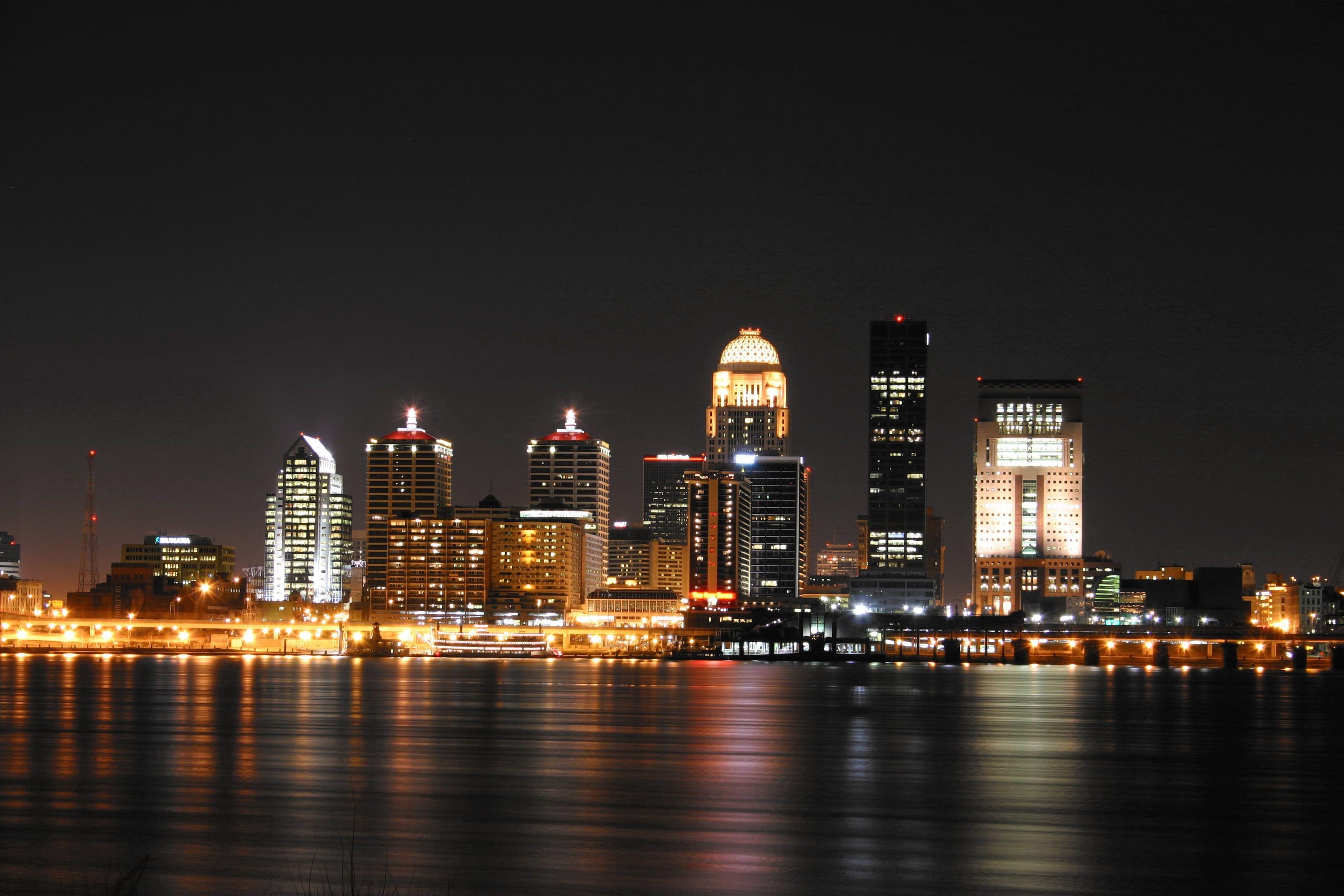 Louisville Skyline, Nachtblick, Ruhiges Gewässer, Stadtbild, Fotografie, 3080x2050 HD Desktop