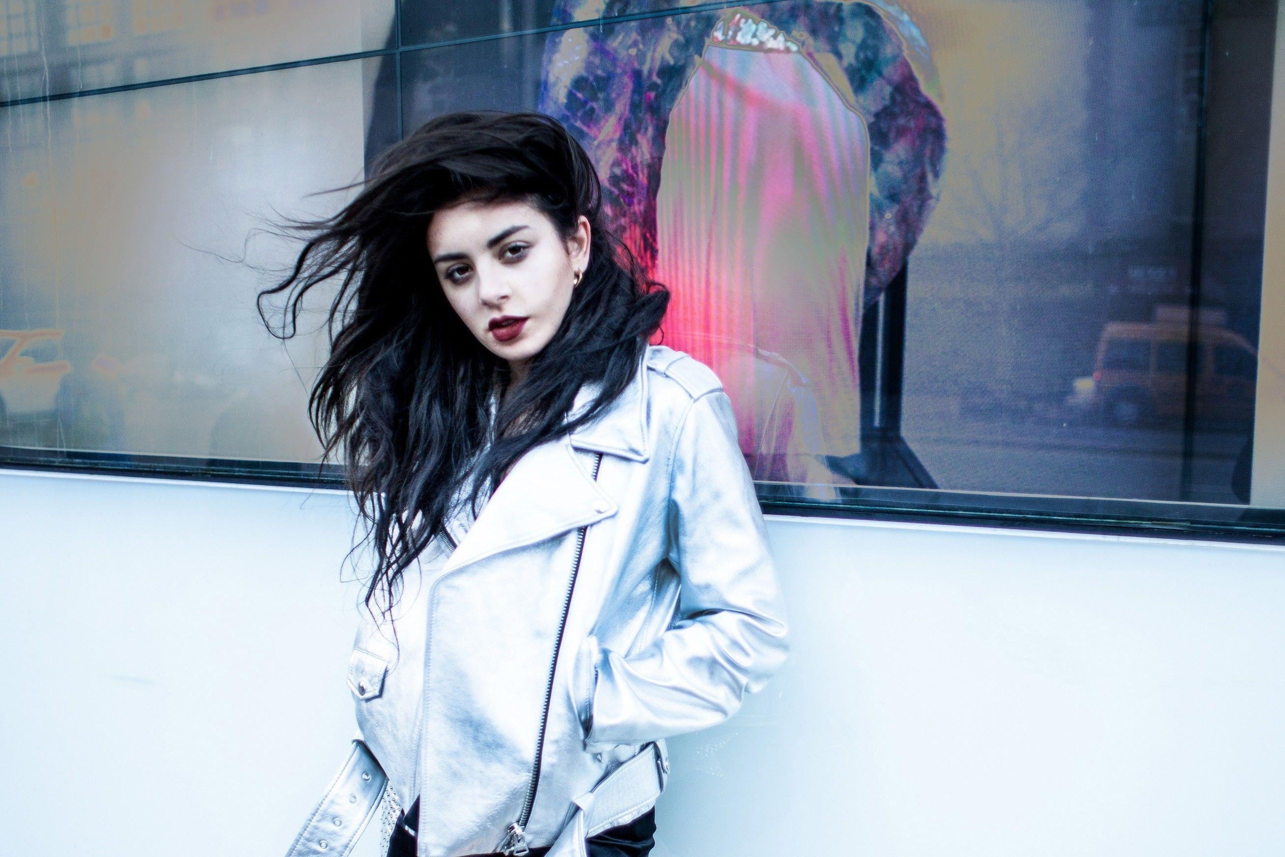 Charli XCX, Wallpaper, Musik, Bild, Sängerin, 2620x1750 HD Desktop