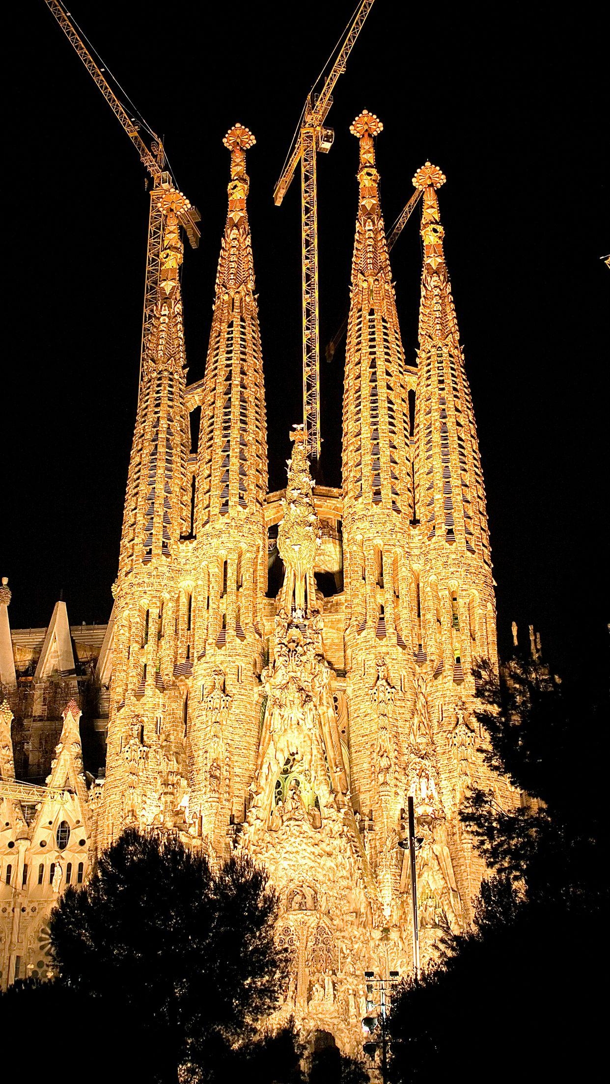 Barcelona, Nacht, Sagrada Familia, Architektur, iPhone Hintergrund, 1250x2210 HD Handy