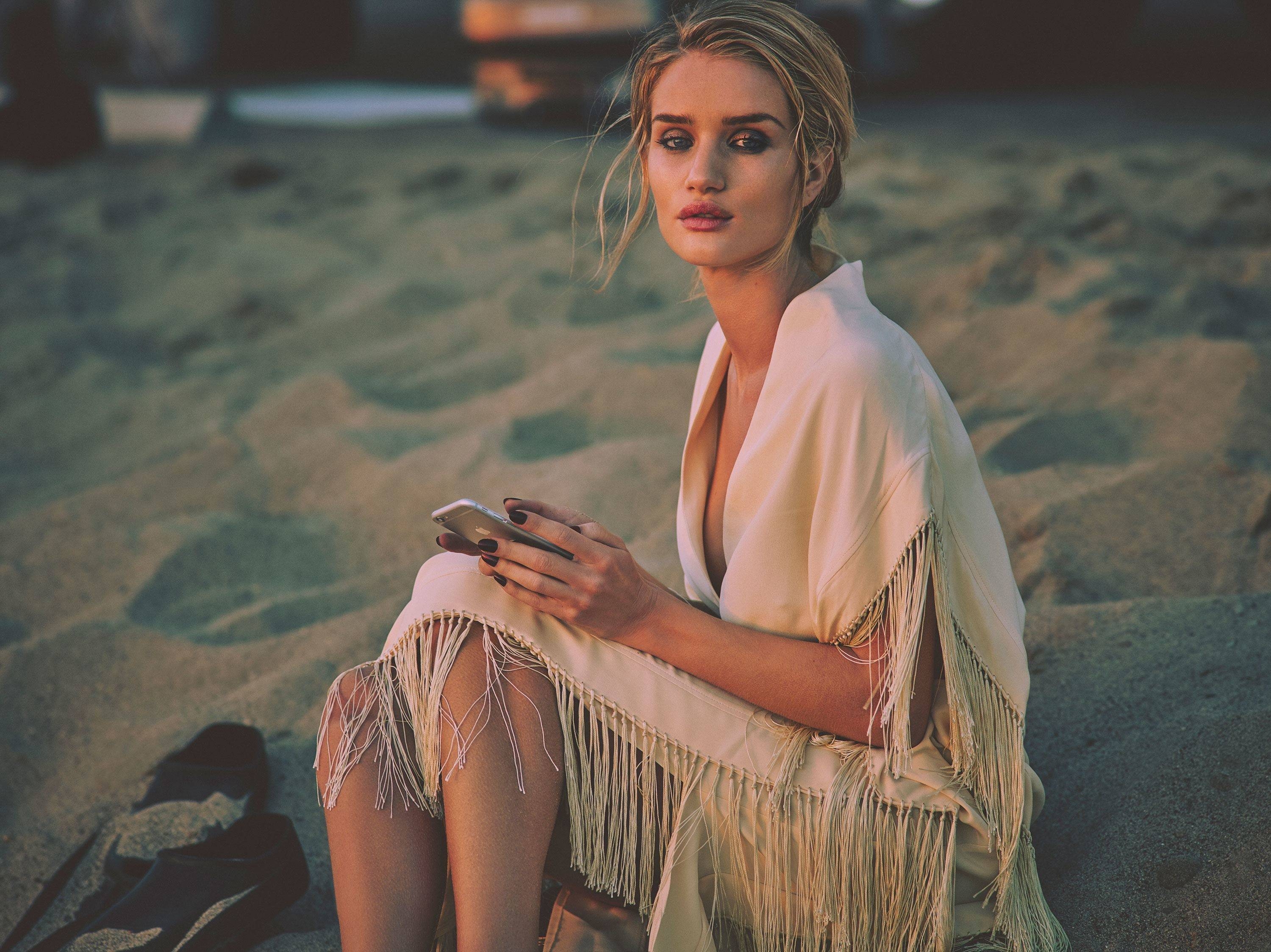 Rosie Huntington-Whiteley, MacBook Pro, Retina, 4K, Prominenz, 3000x2250 HD Desktop