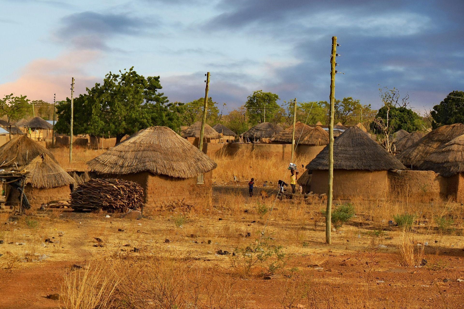 Dame, Dorfhütte, Ghana, Afrika, Wallpaper, 1920x1280 HD Desktop