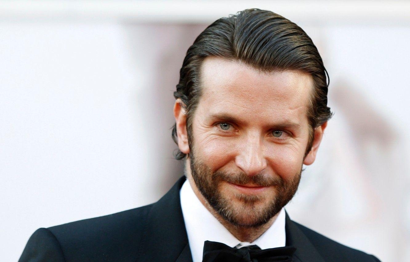 Bradley Cooper, Lächeln, Schauspieler, Hintergrund, Breitbild, 1340x850 HD Desktop