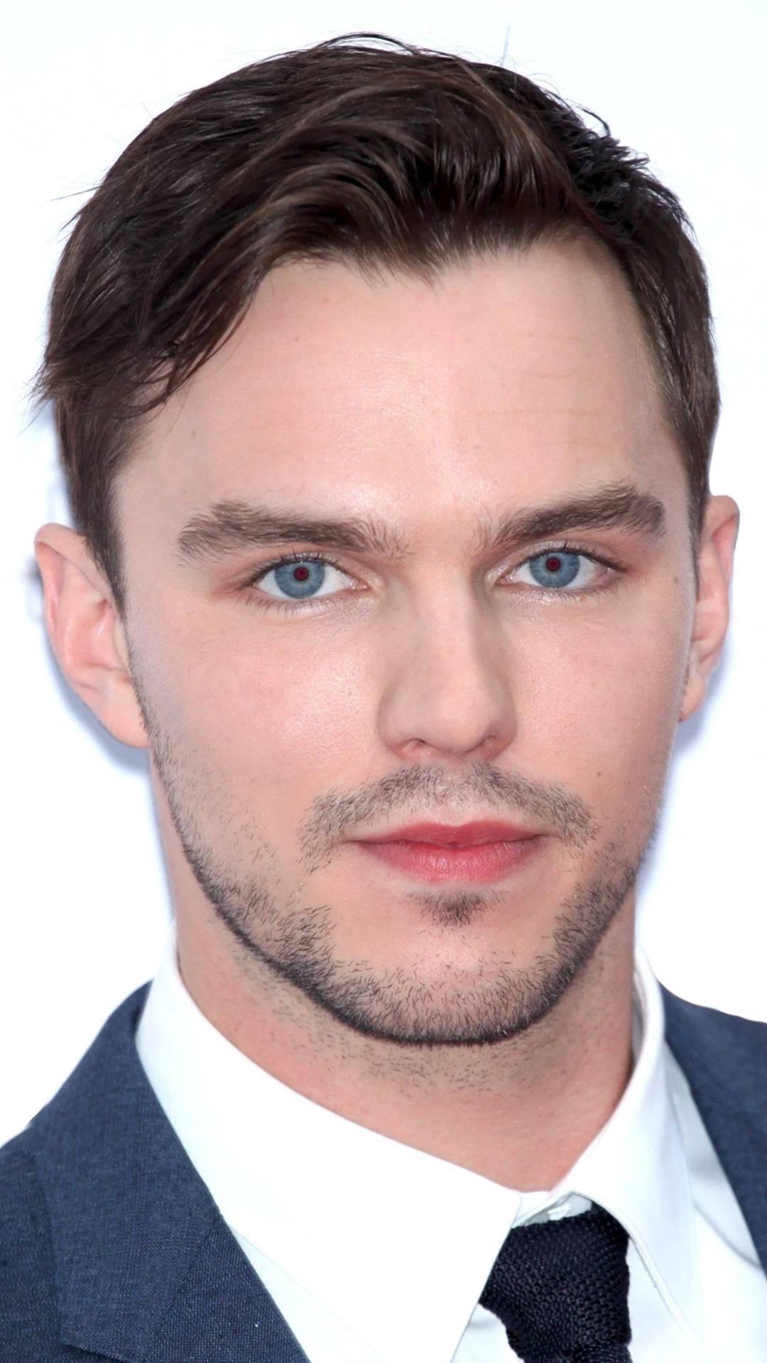 Nicholas Hoult, verführerische Augen, Hintergrund, Download, Bild, 1080x1920 Full HD Handy