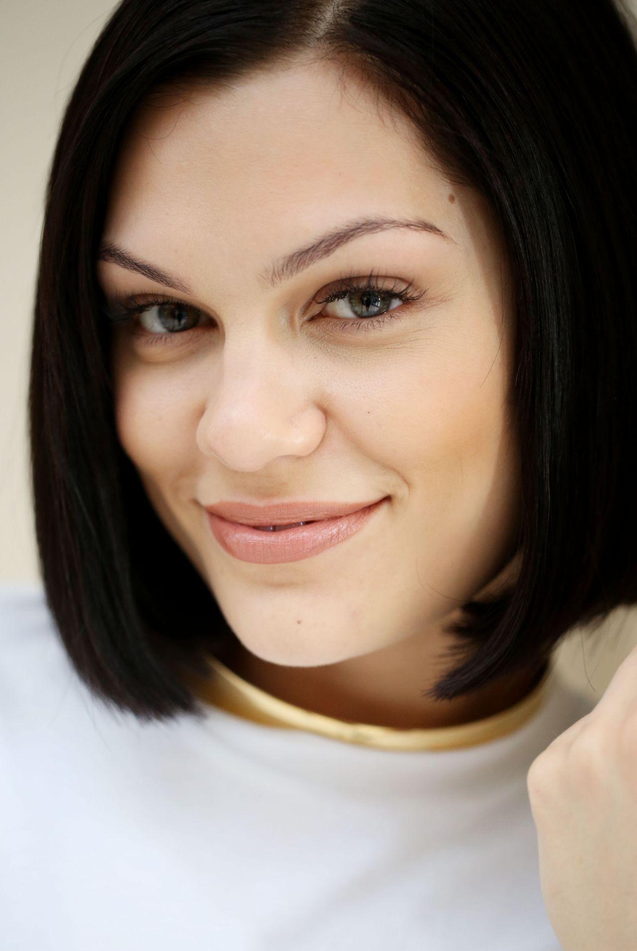 Jessie J, Flashlight, Song, Musik, Beleuchtung, 1280x1910 HD Handy