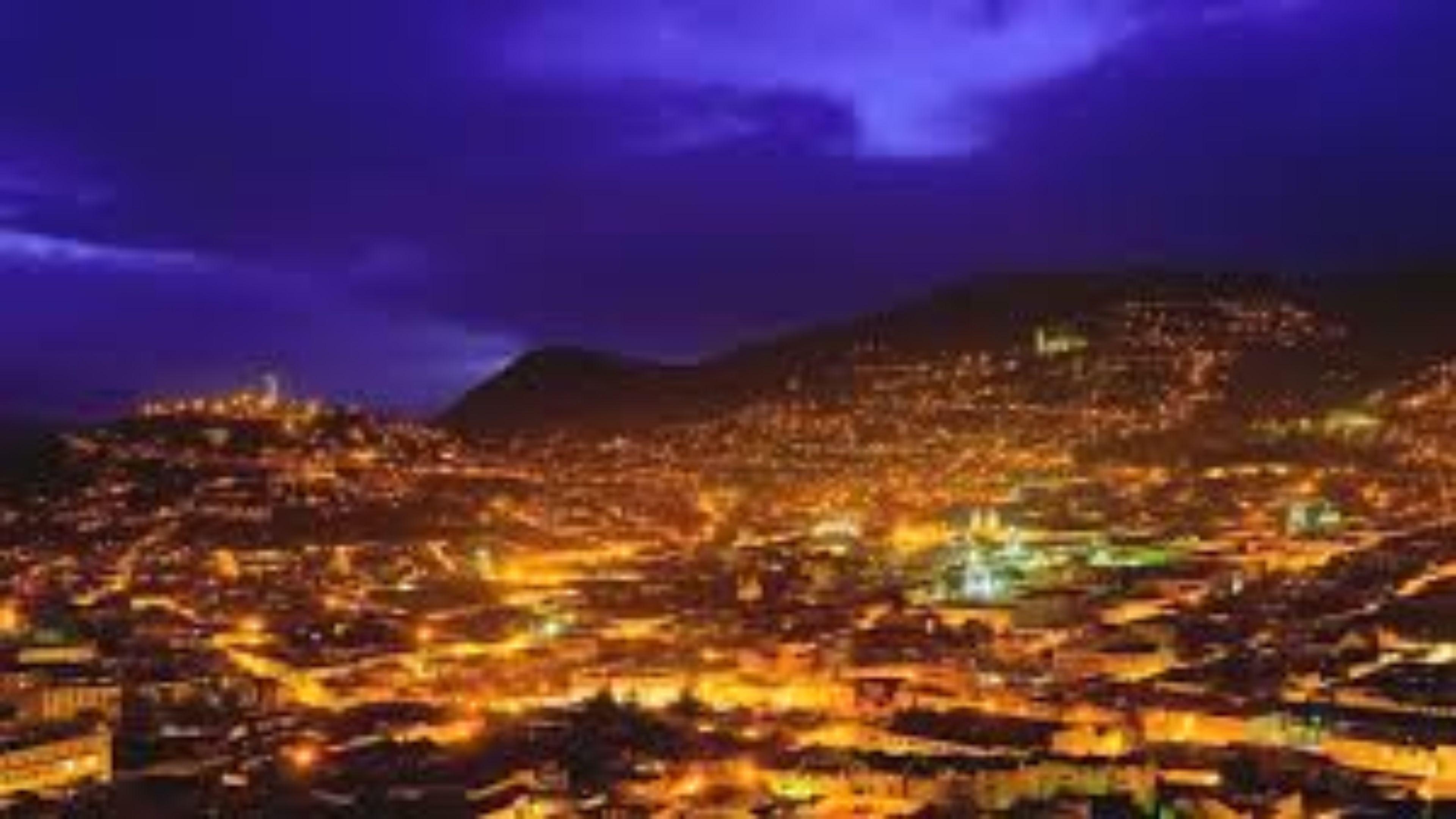 Nachtansicht Quito, Ecuador, 4K, Stadtlandschaft, Anden, 3840x2160 4K Desktop