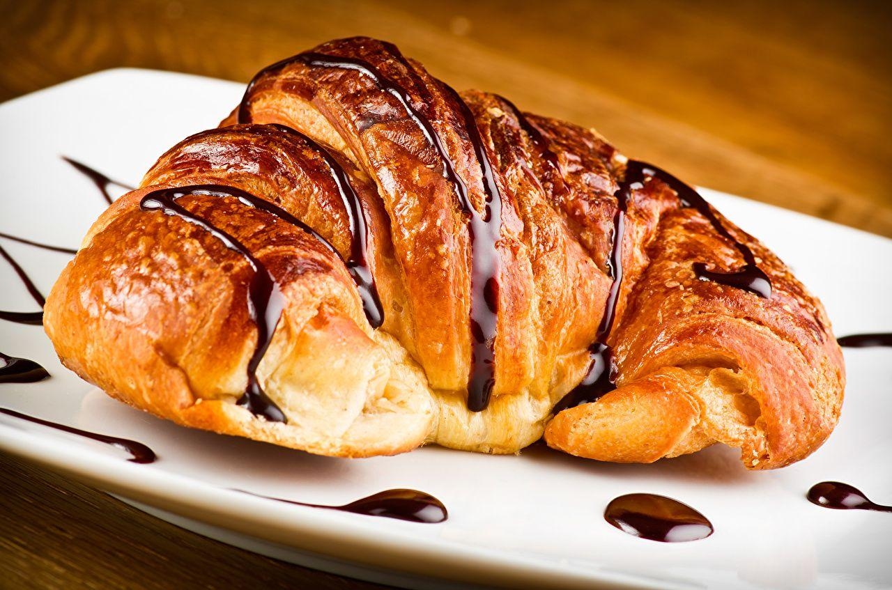 Croissant, Nahaufnahme, Teller, Gebäck, Frühstück, 1280x850 HD Desktop