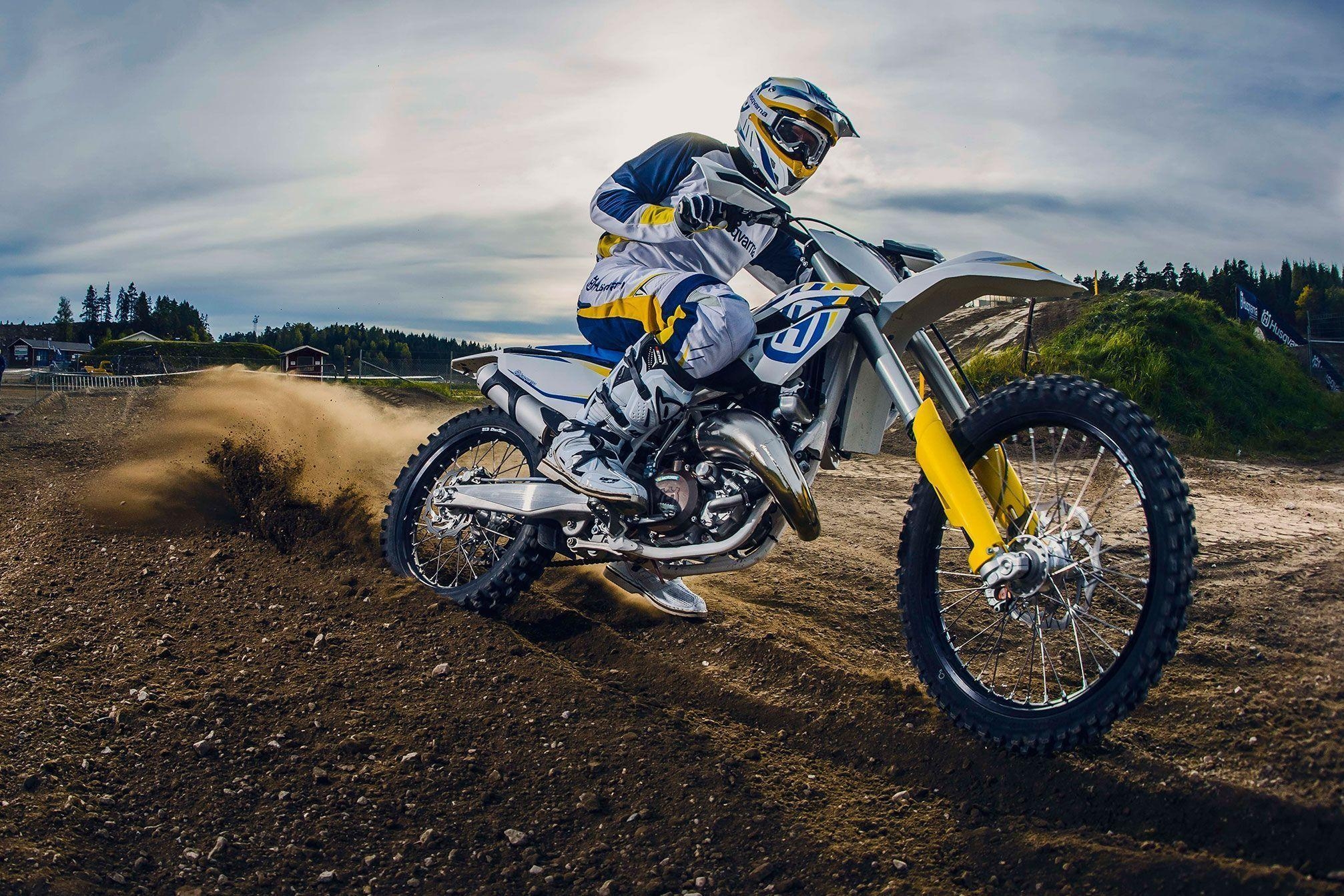 Husqvarna, Supermoto, Motorrad, Hintergrund, Design, 2020x1350 HD Desktop